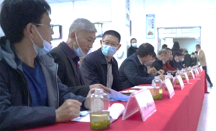 廚藝爭霸 享受“食”光——荊門職業(yè)學(xué)院 湖北信息工程學(xué)校舉行食堂技能比武活動