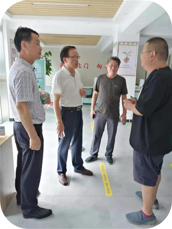 學(xué)院黨委書記姜永立下沉北門社區(qū)