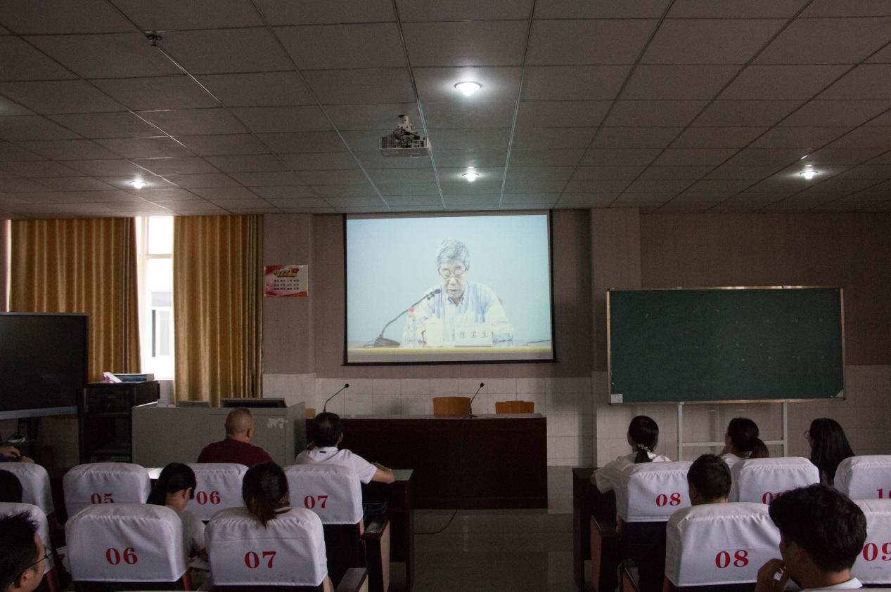 我院組織教師集體收看學(xué)習(xí)陳寶生部長(zhǎng)導(dǎo)學(xué)“習(xí)近平總書記關(guān)于教育的重要論述”